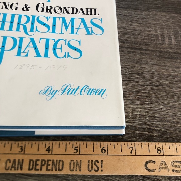 The Story of Bing & Grøndahl Christmas Plates Book - Picture 12 of 14